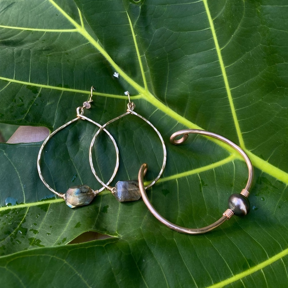 NEW GOLD FILLED HOOPS W/ LABRADORITE + SUNSTONE. Rose gold cuff Tahitian Pearl!